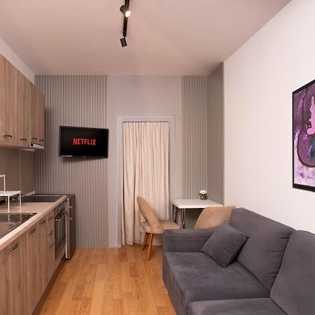 Suprem Apartment Tiranë Luaran gambar