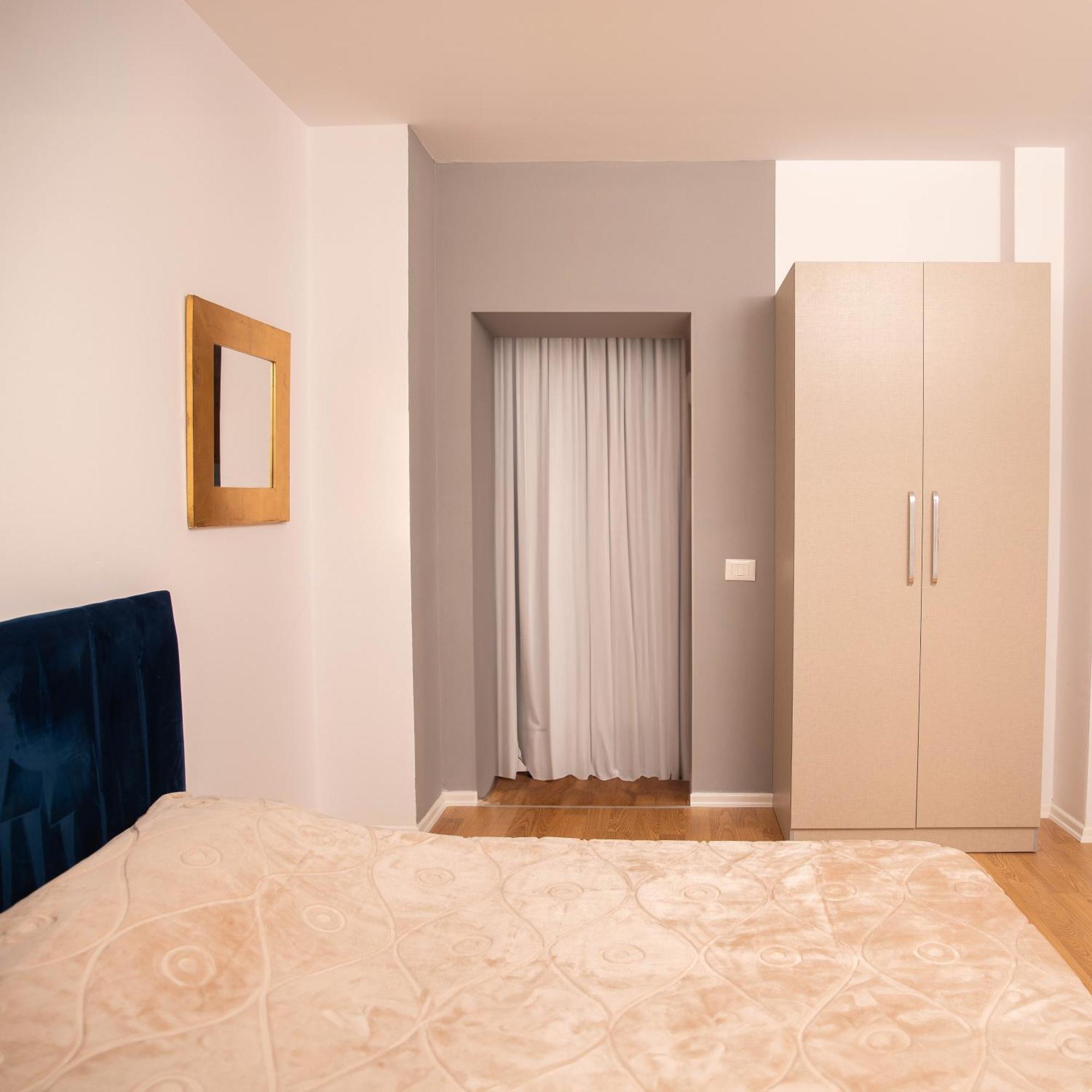 Suprem Apartment Tiranë Luaran gambar