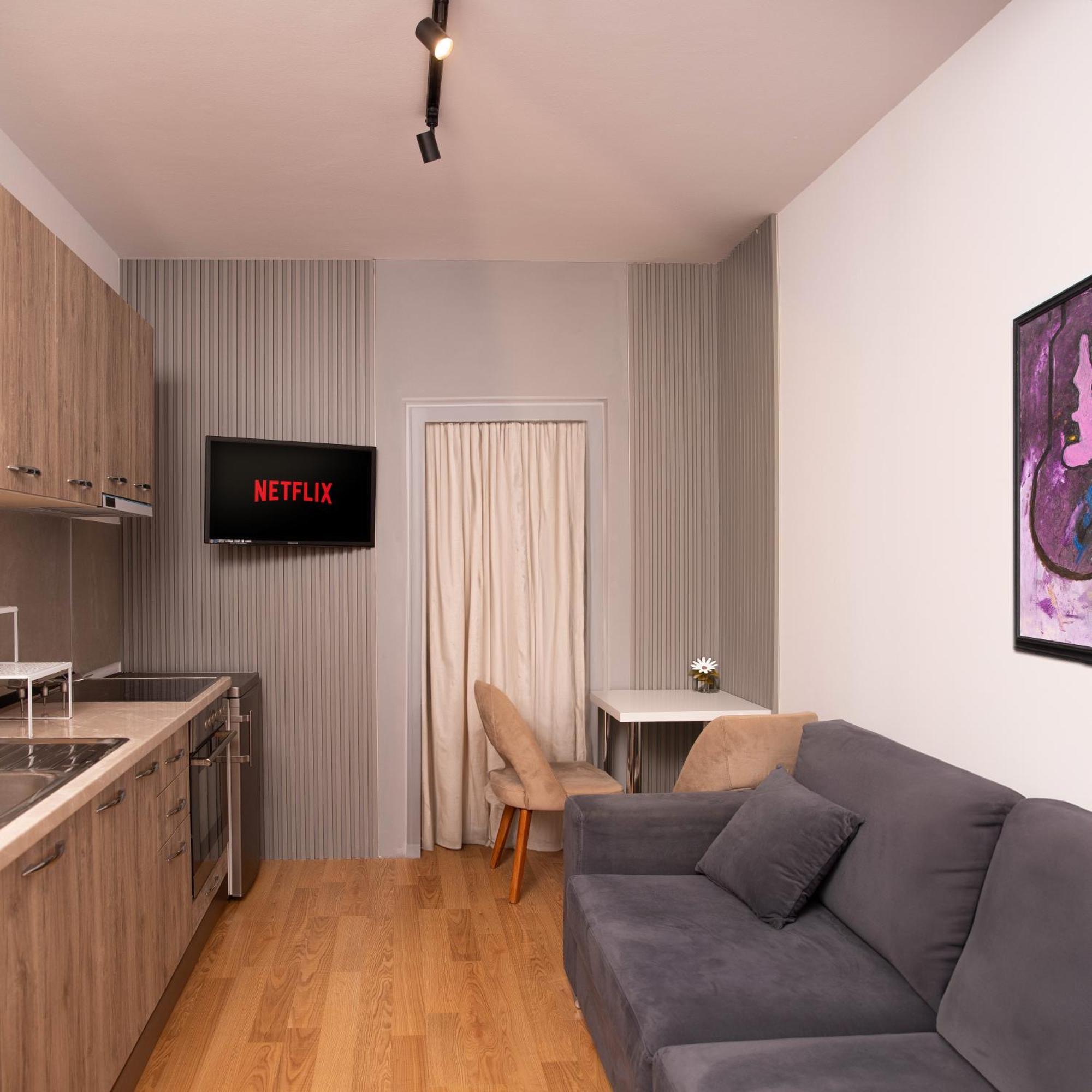 Suprem Apartment Tiranë Luaran gambar