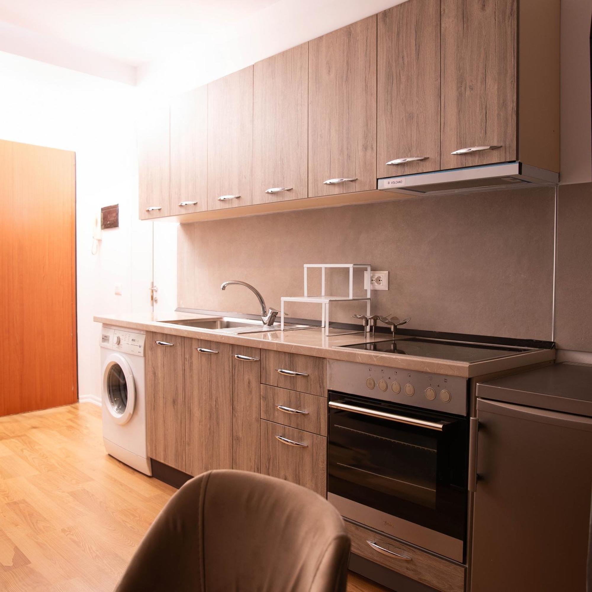 Suprem Apartment Tiranë Luaran gambar